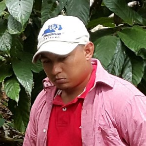 We began to produce to see what was happening, then we saw there is a market. Working with Chocolats Halba gave us access to loans for infrastructure and quality training. Now, every fifteen days we have income from sales and we also have bonuses for certifications.